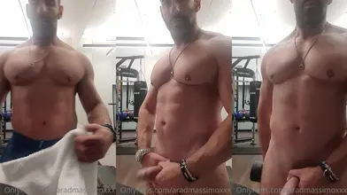 Arab daddy at the gym